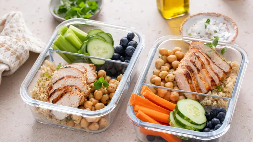 https://www.istockphoto.com/photo/high-protein-healthy-lunch-meal-prep-in-containers-with-chicken-quinoa-herbed-gm1978756193-558890605