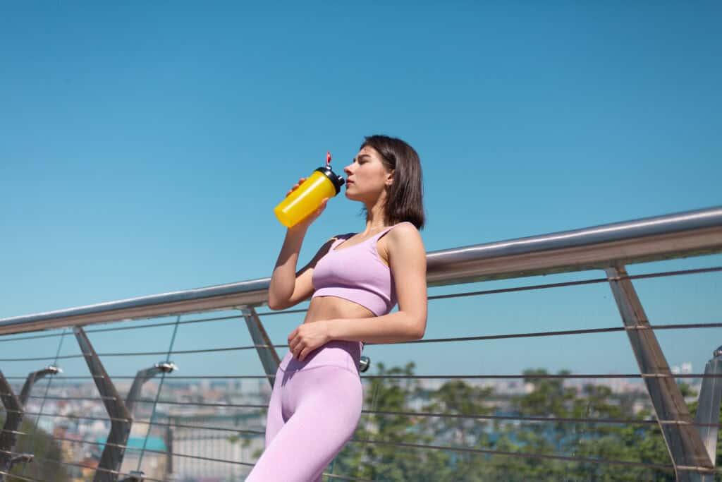 乳清蛋白能當正餐喝嗎？營養搭配關鍵一次看懂 / 圖來自 Freepik