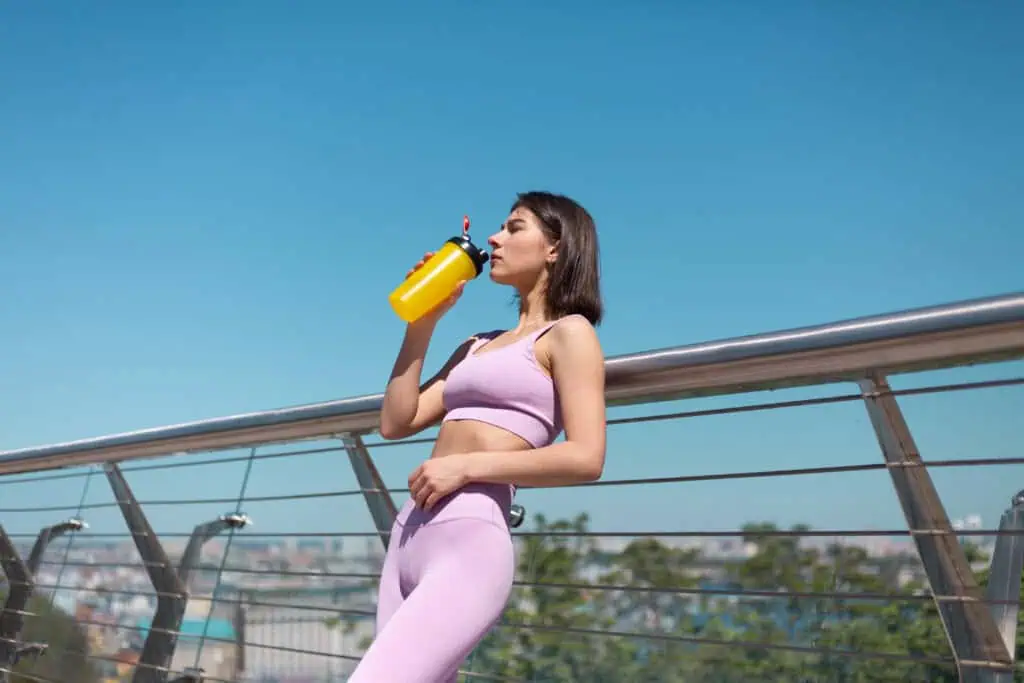 乳清蛋白能當正餐喝嗎？營養搭配關鍵一次看懂 / 圖來自 Freepik